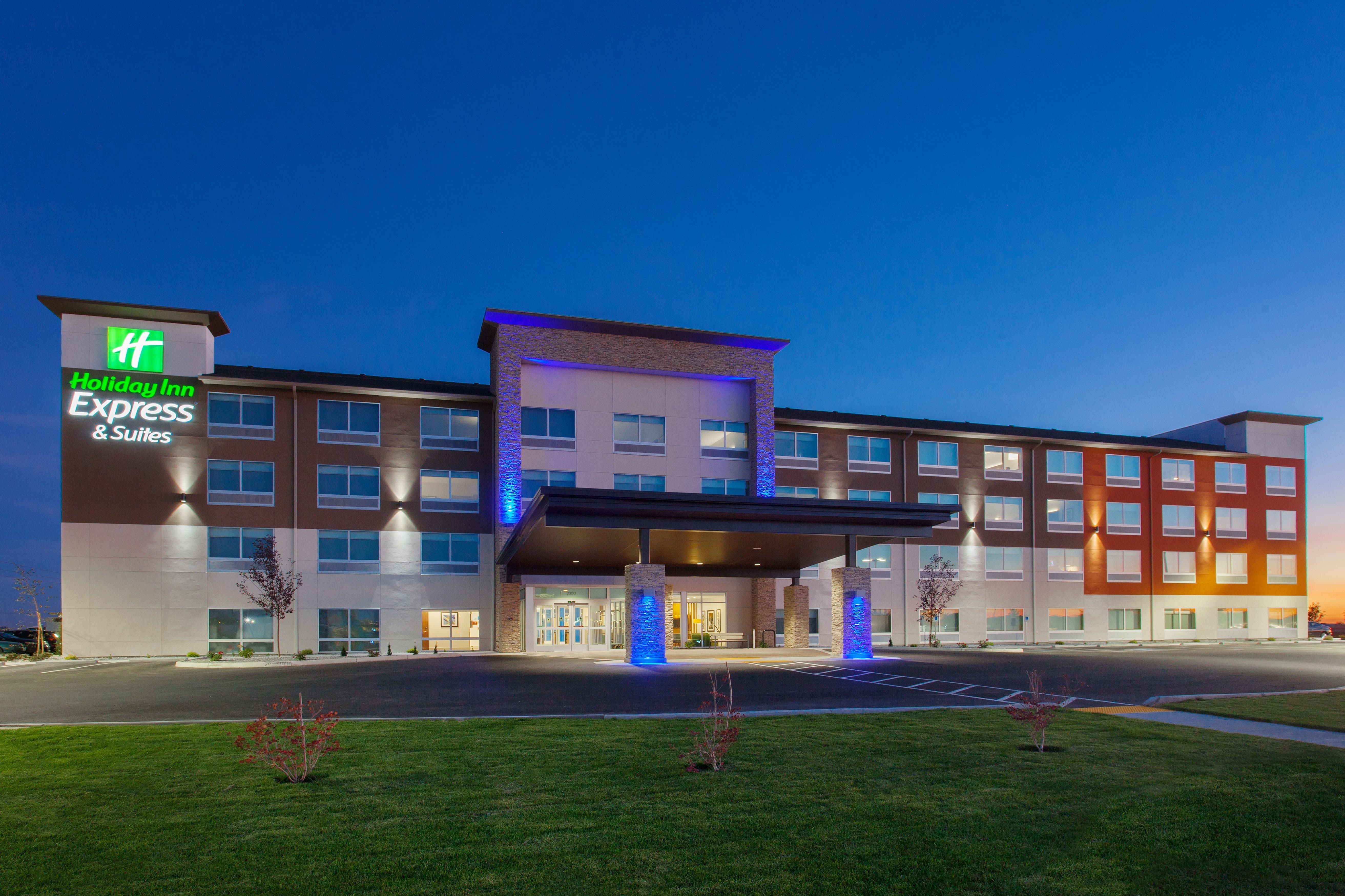 Holiday Inn Express & Suites - Moses Lake By Ihg Экстерьер фото